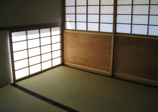 interieur de la cabane à thé : tokonoma